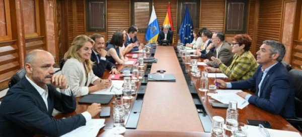 El Gobierno anuncia medidas en Educaci&oacute;n, Funci&oacute;n P&uacute;blica, Seguridad y Sanidad ante la visita del Papa