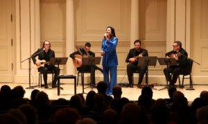Olga Cerpa y Mestisay con su &quot;Palosanto&quot;, ponen en pie al público del Carnegie Hall de Nueva York