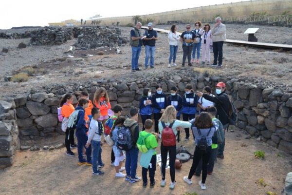 Escolares de los centros educativos de Gáldar conocen el modo de vida de los antiguos canarios en La Guancha