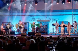 Fiestas de la Virgen de Gu&iacute;a: &Eacute;xito del tributo a Gloria Estefan, en la voz de Natalia Palacios