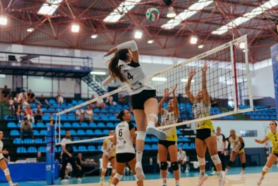 Voleibol Superliga Femenina 2: El Arona Voley suma una nueva victoria a domicilio ante Madrid Chamberí y se afianza en la zona tranquila de la clasificación
