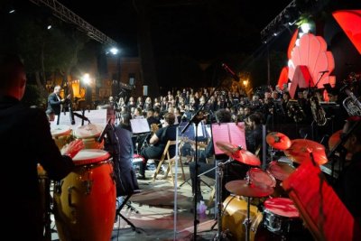 Gáldar enfila al día de Santiago con un fantástico concierto de su Banda y una multitudinaria Cabalgata de Carrozas