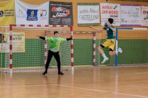 Balonmano: El Km13 G&aacute;ldar vence tambi&eacute;n en su segundo round por la permanencia (34-31) (V&iacute;deo)