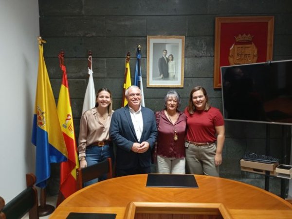 La Aldea: Leandra Delgado García toma posesión de su acta de concejala en el Ayuntamiento aldeano