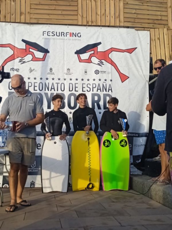 La Aldea: Felicitaciones para Eros Navarro por revalidar su 3º puesto en el Campeonato de España de Bodyboard