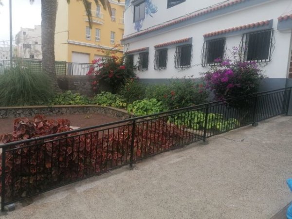 Gáldar: Nueva valla de seguridad para acceso a la entidad vecinal de Barrial