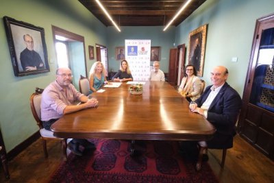 La Casa de Col&oacute;n acoge el acto oficial de donaci&oacute;n de 'Solidaridad', tres mil figuras de F&eacute;lix J. Reyes Arencibia