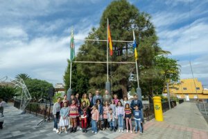 Gáldar celebra en Barrial el 46 aniversario de la Constitución con la tradicional izada de banderas