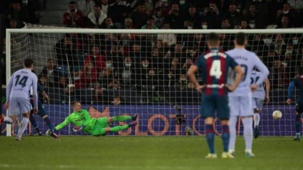Munuera acertó en los tres penaltis del Levante-Barça, según el CTA