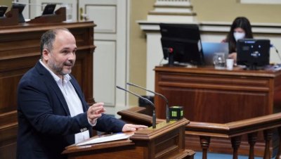 Canarias solicitar&aacute; al Estado un marco legislativo espec&iacute;fico para el sector el&eacute;ctrico canario