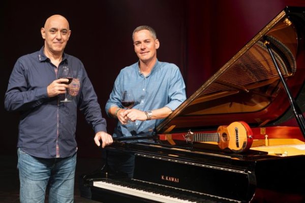 Germán López y Augusto Báez maridan timple y piano en su nuevo trabajo discográfico con un homenaje a los pequeños instantes eternos