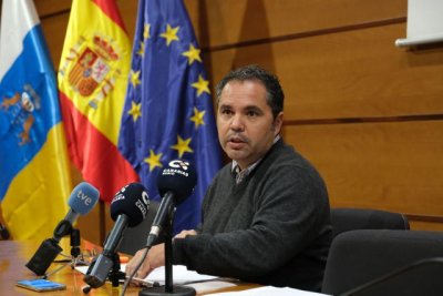 Canarias baja de 200.000 personas paradas