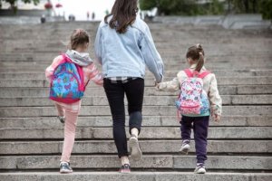 El procedimiento de admisión en centros públicos y concertados de Canarias comenzará en abril