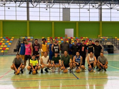 La Aldea de San Nicolás impulsa el deporte base con una exitosa jornada de Iniciación al Baloncesto FIBA 3x3