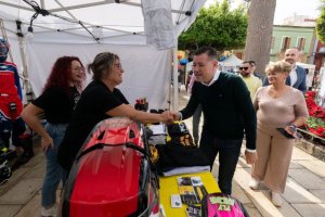 Gáldar: Más de 60 comercios salen a la calle para ofrecer sus productos en la Plaza de Santiago y su entorno