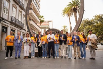 Manuel Domínguez acerca al pequeño comercio grancanario la campaña Bonos Consumo Archipiélago