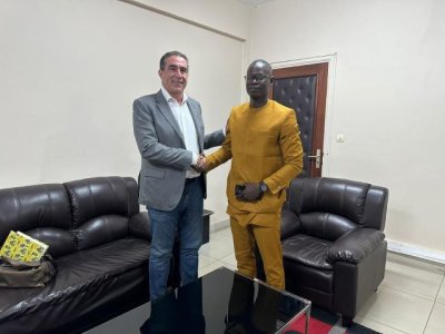 Canarias formaliza en Senegal nuevos acuerdos para agilizar la documentaci&oacute;n de menores migrantes del pa&iacute;s