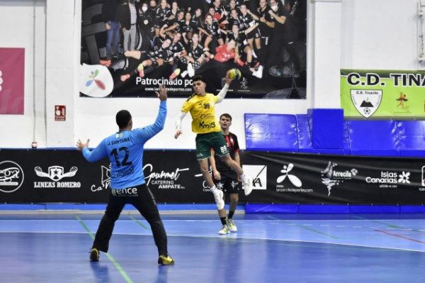 El Km13 Balonmano Gáldar no puede con el líder Lanzarote (34-29)