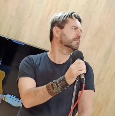 El cantautor Jes&uacute;s Osuna estrena su nuevo sencillo &ldquo;Mi raza&rdquo; (V&iacute;deo)