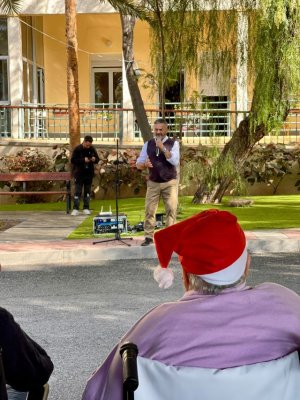 El Centro Sociosanitario El Sabinal ameniza las Navidades con un concierto de Pepe Benavente