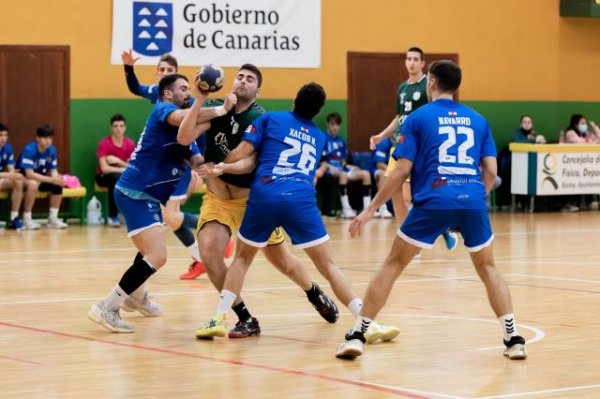 Balonmano: El Km13 Gáldar tropieza ante Granitos Ibéricos Carballal (30-26)