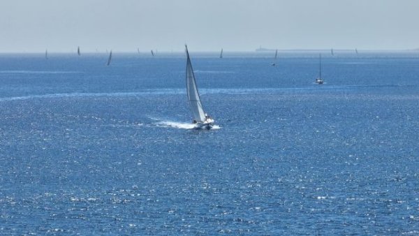 I Regata Gran Canaria-Fuerteventura , &quot; Alpispa 2 &quot; se impone y &quot; Sorcery &quot; firma el crono más rápido en la travesía
