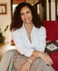 Pilar Torres presenta en la Casa-Museo P&eacute;rez Gald&oacute;s &lsquo;La llave del espejo&rsquo;, finalista del Premio Nadal