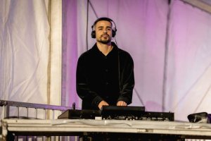 Gu&iacute;a: El DJ Javi Row ha puesto el broche de oro a una noche m&aacute;gica