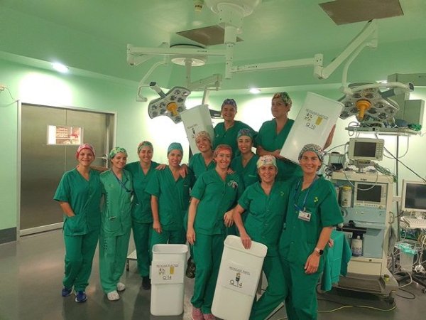 El Hospital Doctor Negrín recicla en su área quirúrgica una media de 14 toneladas de papel y plástico al año