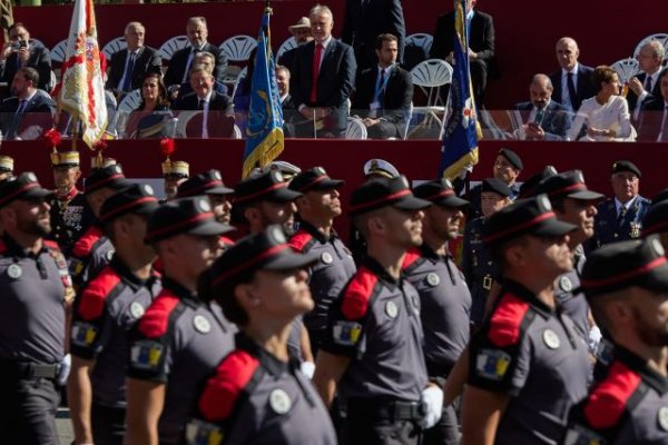 Reconocimiento especial a Canarias en el Día de la Fiesta Nacional con la presencia destacada del CGPC y el Pevolca