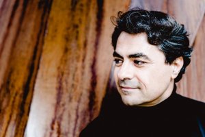 El pianista Díaz-Jerez ofrece un concierto en la Real Academia de Bellas Artes en Santa Cruz