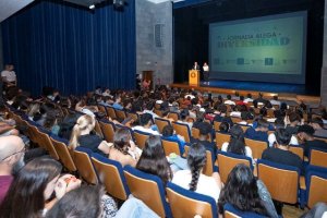 Cabildo y Gamá profundizan en la sensibilización entre la juventud de la realidad del colectivo LGTBIQ+ con la I Jornada Alega Diversidad