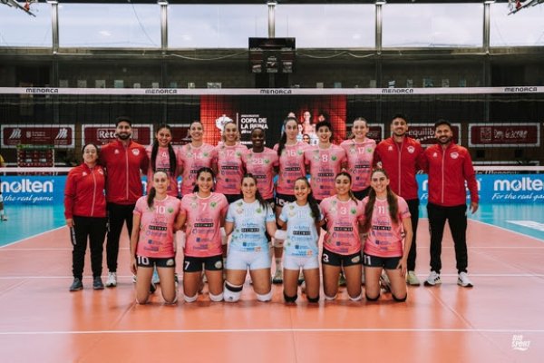 Voleibol femenino: Una Copa para la Historia del CV Sayre Centro Comercial La Ballena