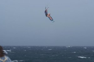 Kitesurf hasta el anochecer en el Gran Canaria Air Battle