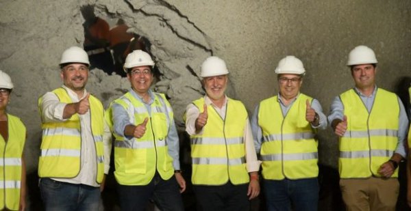 Torres asiste al calado del primero de los dos túneles de Erjos dentro del cierre del anillo insular de Tenerife