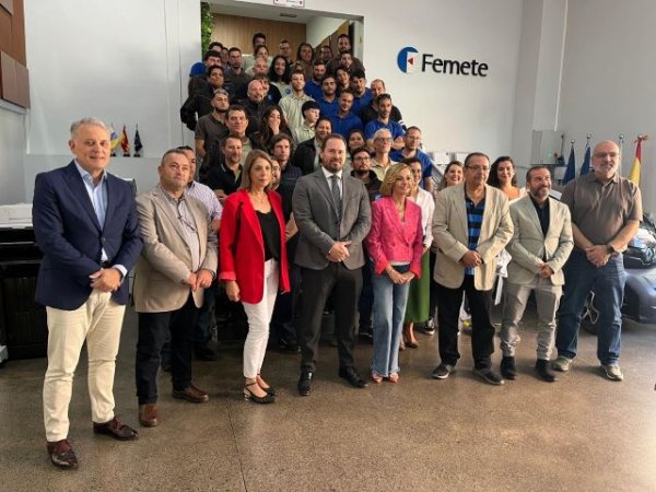 Tenerife: Encuentro de Industria con dirigentes empresariales, docentes y alumnado