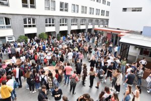 Más de 700 estudiantes grancanarios dicen sí en el Teatro Cuyás a la creación y a la cultura &#039;Hecha aquí&#039;