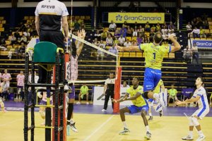 Voleibol: El CV Guaguas mantiene su gran nivel en liga y gana por la vía rápida (3-0)