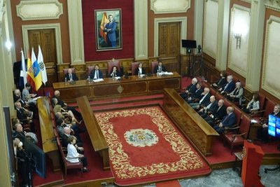 La cineasta Arantxa Aguirre diserta sobre Gald&oacute;s y el cine en la apertura de curso de la Racba