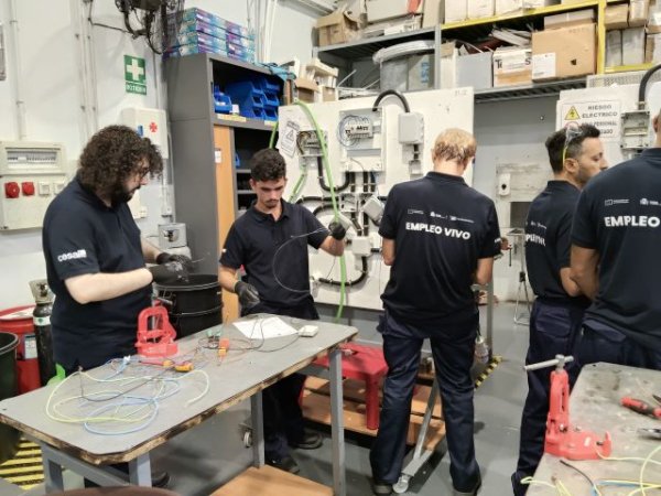 Tenerife: Femete y la ONG Cesal forman a personas vulnerables en mantenimiento hotelero para su inserción laboral