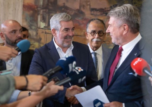 Clavijo incide en la necesidad de que la UE reconozca un estatus específico para la infancia no acompañada