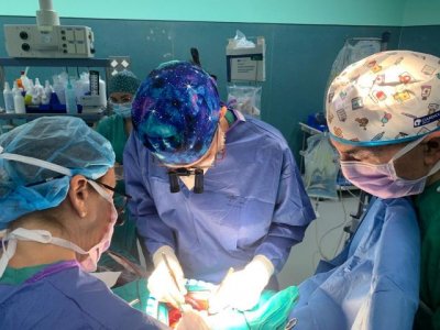 El HUC repara una válvula aórtica implantado un nuevo dispositivo, un anillo HAART