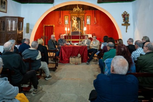 Arrancan las Fiestas de San Sebastián con la izada de la Bandera y la XXXIII Tertulia Pedro de Argüello