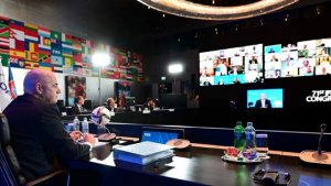 La FIFA proh&iacute;be a Rusia competir con su nombre, bandera e himno