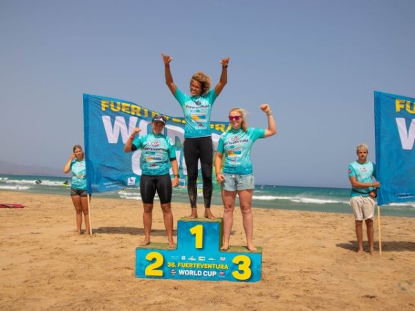 Windsurf: Fuerteventura corona a los dos Campeones del Mundo de Slalom X: Sarah-Quita Offringa y Pierre Mortefon