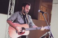 Ari Jim&eacute;nez hace sonar su guitarra en La Casa-Museo Le&oacute;n y Castillo de Telde en &lsquo;Patios En (Cantados)&rsquo;