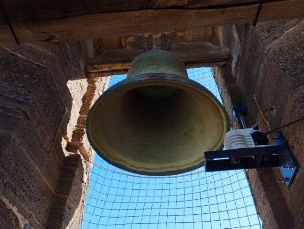 Gáldar pone a punto las campanas y el reloj del Santuario de Santiago para la retransmisión de Nochevieja