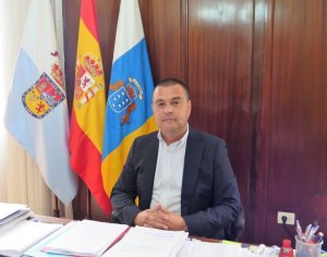 El Alcalde de Guía sale en defensa de los trabajadores municipales ante la denuncia del concejal del Partido Popular