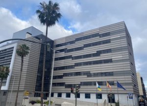 Sanidad analiza las áreas de mejora en el tratamiento de las enfermedades neurodegenerativas en Canarias