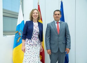 El viceconsejero de Acción Exterior recibe en Tenerife a la embajadora de la República de Lituania en España